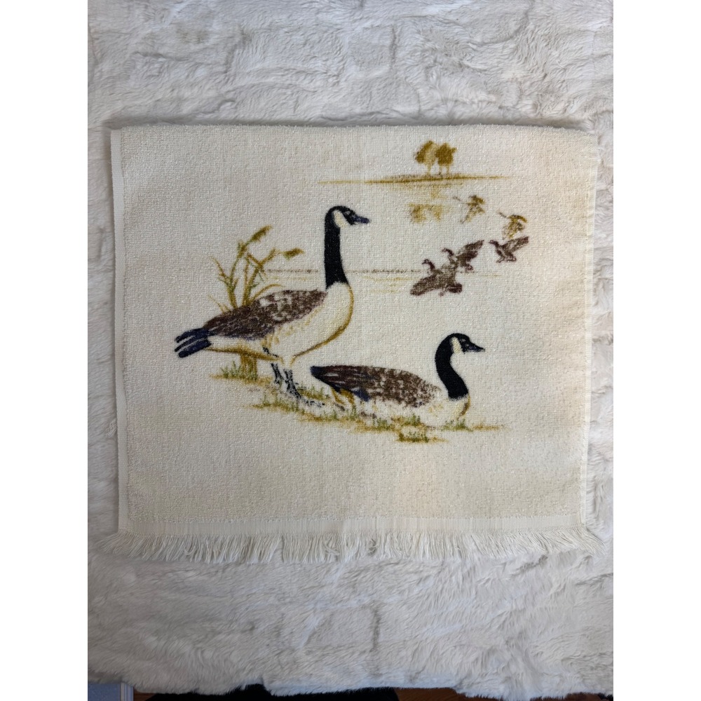Vintage Stevens Canadian Geese Nature Hand Towel Fringe Cream Made in USA Cabin